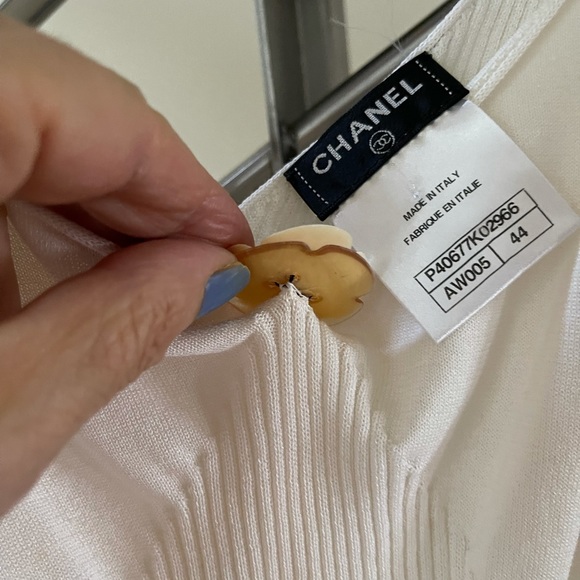 VINTAGE Elegant Chanel WHITE TOP💝HP - Picture 14 of 15